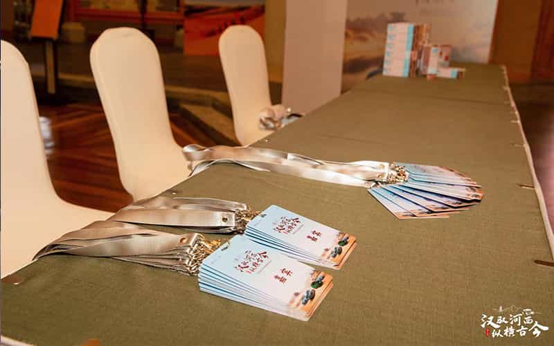 廣告物料制作會(huì)場布景舞臺(tái)搭建展位搭建舞臺(tái)燈光設(shè)備演藝音響高清LED屏 廣告物料制作會(huì)場布景舞臺(tái)搭建展位搭建舞臺(tái)燈光設(shè)備演藝音響高清LED屏